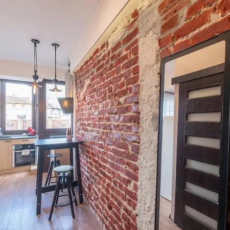 Hip Studio With Panoramic Views, Top Center