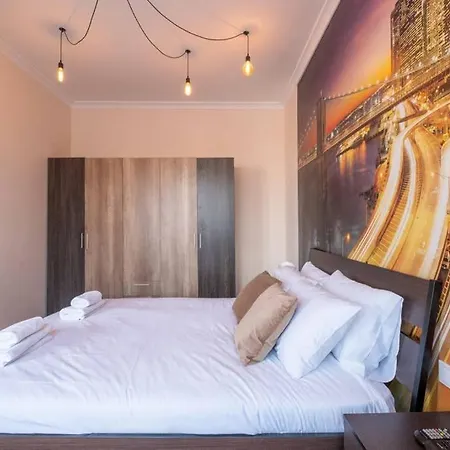 Hip Studio With Panoramic Views, Top Center * Sofía